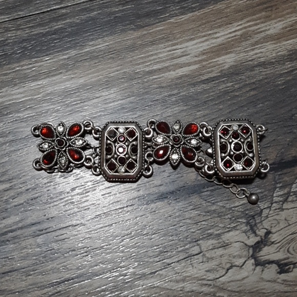 Jewelry - Boho vintage red rhinestones bracelet $12